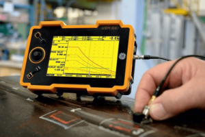 Penerapan Flaw Detector NDT sebagai Metode Non-Destructive Testing dalam Industri Manufaktur