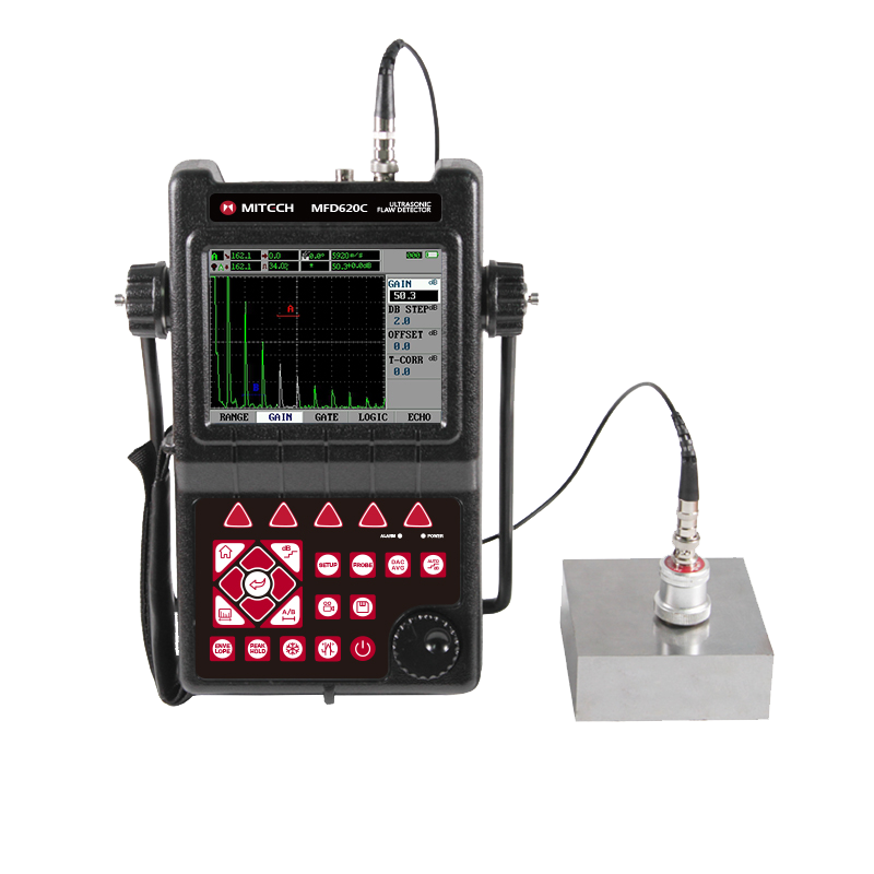 MFD620C Ultrasonic Flaw Detector - Detektor cacat ultrasonik portabel dengan layar LCD dan casing tahan cuaca.