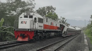 Deteksi Cacat dan Retakan Pada Rel Cegah Peristiwa Kereta Anjlok